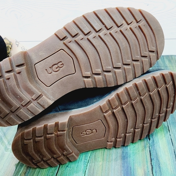 UGG Bradley Ankle Boot - Picture 6 of 11